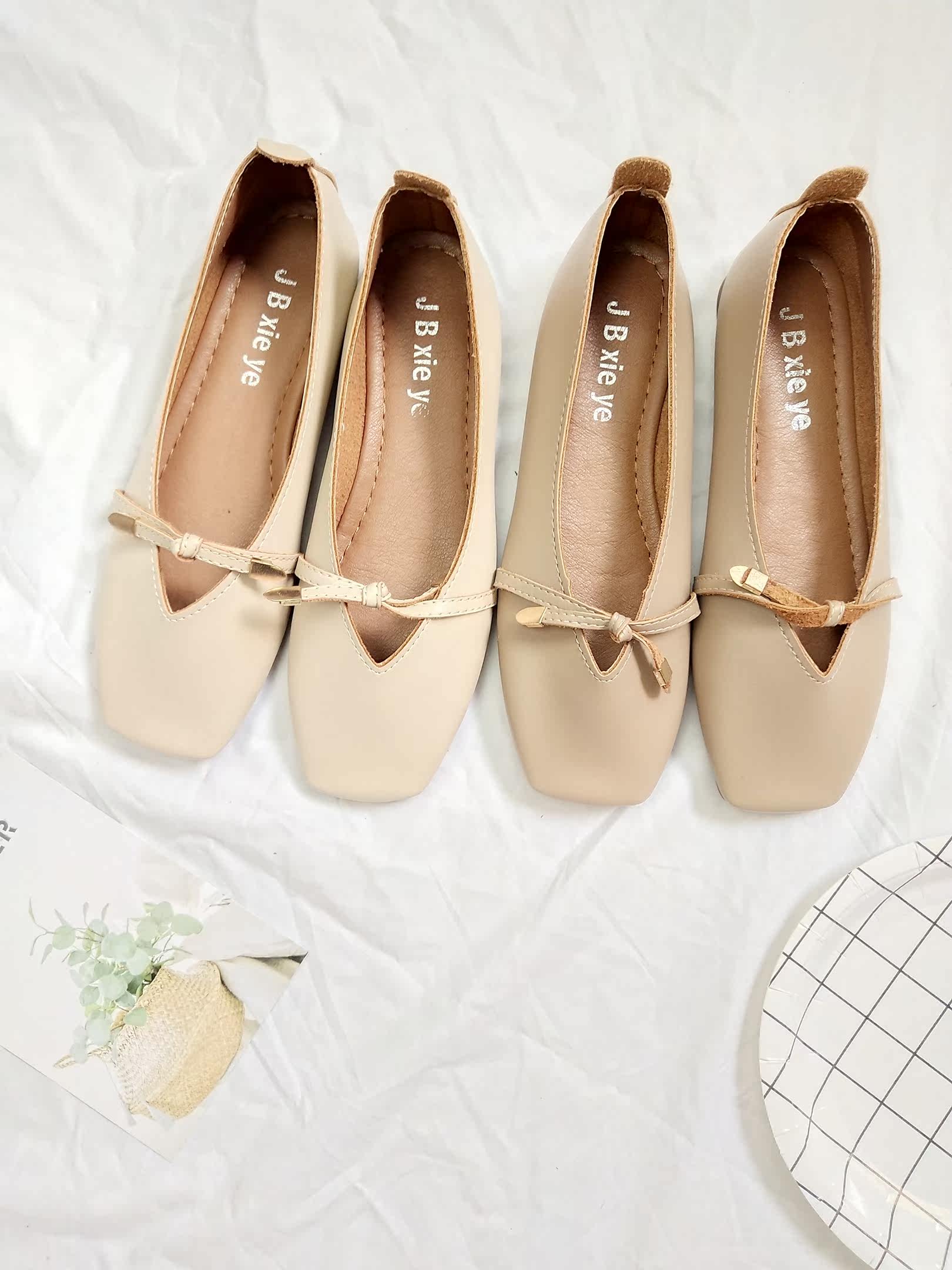 ulzzang超火的软底浅口百搭方头平底鞋