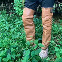 Анти -снаке -защищающие ноги в колени и колена завяжите ноги в диких джунглях против пирсинговой пирсинговой собаки змеи