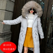 2018 chống mùa giải phóng mặt bằng đặc biệt cung cấp xuống áo khoác nữ phần dài dày over the knee lớn cổ áo lông thú Hàn Quốc phiên bản của eo slim Slim