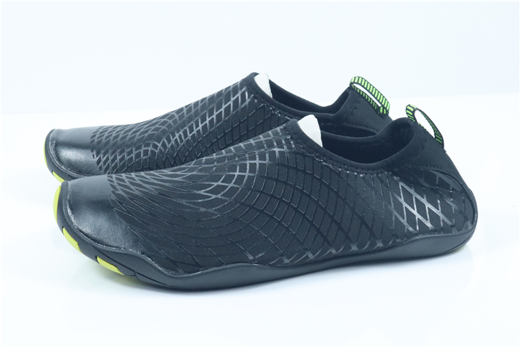 Zh-178 BlackBroken code Pick up the leak Running shoes Upstream shoes Parenting outdoors Barefoot Running shoes Quick drying Wading Hiking shoes lovers Diving shoes