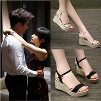 Đặc biệt cung cấp dép nữ mùa hè nêm với 2018 mới của Hàn Quốc phiên bản của da cao gót dày dưới Muffin với hoang dã kích thước lớn giày của phụ nữ mẫu dép nữ đẹp 2021