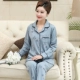 Bộ đồ ngủ mùa xuân và mùa thu nữ cotton dài tay trung niên và người cao tuổi phù hợp với phụ nữ mùa thu bông trung niên dịch vụ nhà - Cặp đôi