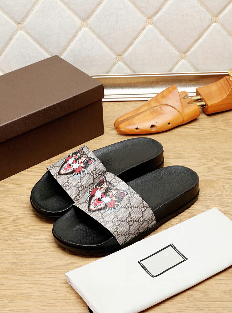 CatEuropean station slipper summer trend fashion genuine leather flip flops Wear out Sandals personality non-slip Flip flop shoes male