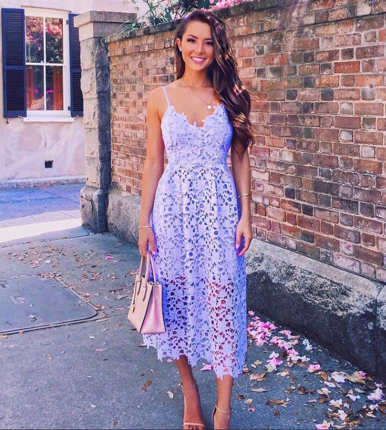 เดรสลูกไม้เชือกเซ็กซี่ชุดลูกไม้เจ้าหญิง A sexy lace halter dress a lace dress a princess เดรสลูกไม้เชือกเซ็กซี่ชุดลูกไม้เจ้าหญิง