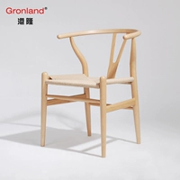 Веревка натурального цвета желтого цвета.