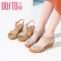 Giày Dadong nữ 2018 hè mới thời trang cao gót nêm đế vàng nữ rìa quai vàng 8X1057 sandal nữ hot trend 2021