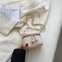 Бежевый, маленький