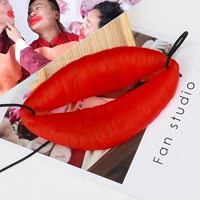 Свадебные принадлежности, которые поднимают игру с гаражным женихом Сексуальные красные губы и колбасу, ежемесячная танцевальная вечеринка Red Lips