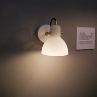 Đài Loan thiết kế trắng ngọc thủy tinh mini gương đèn pha Bắc Âu tối giản phòng khách phòng ngủ đèn ngủ xoay đèn tường kính đèn ốp trần phòng ngủ đèn treo tranh