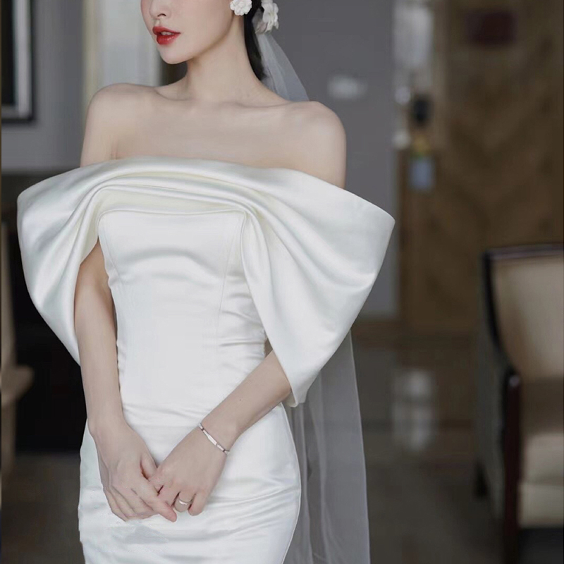 Renting satin -like shoulder light wedding dress fish tail 2022 new temperament slim back and thin back, lean French goes to welcome