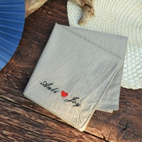 Кремового цвета