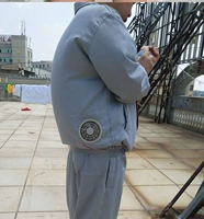 Серая одиночная одежда (исключая аксессуары)