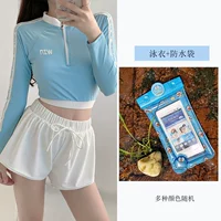 Синий купальник, непромокаемая сумка