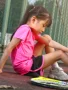 Quần áo trẻ em nhanh khô quần áo thể thao phù hợp với mùa hè Cô gái tay ngắn quần áo yoga trong quần áo trẻ em ngoài trời chạy thể thao - Quần áo ngoài trời cho trẻ em áo len bé trai