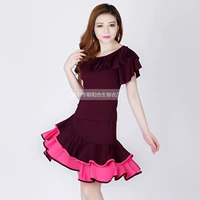 Бордовая футболка, короткий рукав