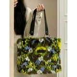 Демисезонная небольшая дизайнерская вместительная и большая сумка на одно плечо, широкая цветовая палитра