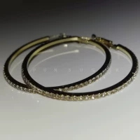 Недавно добавлена пара золотых игл диаметром 5,5 см из серебра 925 пробы.