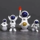 Phi Hành Gia Vật Trang Trí Nhỏ Spaceman Xe Ô Tô Mô Hình Châu Âu Hiện Đại Nhà Máy Tính Để Bàn Trang Trí Xe Quà Tặng Sinh Nhật