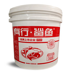 Клей/шьет аксессуары