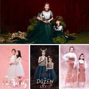 Studio ảnh mới mẹ và con gái ăn mặc váy trẻ em cha mẹ trẻ em chụp ảnh quần áo nghệ thuật ảnh quần áo