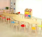 Trò chơi mẫu giáo trẻ em bàn ghế gỗ rắn bàn gỗ mẫu bàn kết hợp vẽ tranh bàn hình quạt lớp học viết trẻ - Phòng trẻ em / Bàn ghế