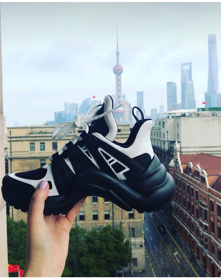 Black And WhiteIns super fire V family arch bottom Daddy shoes female ventilation Thick bottom Muffin Frenulum leisure time motion increase Running shoes autumn