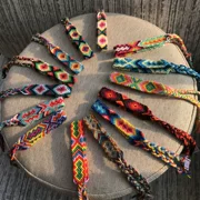 Gió quốc gia Nepal đôi dây thừng retro để gửi cho bạn gái bạn bè Tây Tạng pha trộn và kết hợp vòng tay dây đầy màu sắc quà tặng thuyền rồng - Vòng đeo tay Cuff