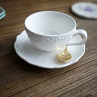 Выход Британский рельеф Трехмерный белый кружево -образный чайная чашка/кофейная чашка диск ретро белый британский посуда