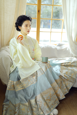 兰若庭 汉服 望水云鹤 织金纱 明制 马面 补服