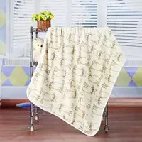 Бежевая линия кошка