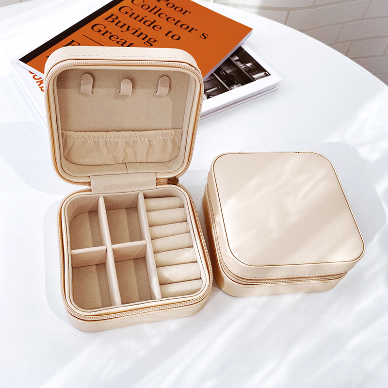 Matte Leather (Nude) Square Jewelry BoxNecklace Earrings Jewelry box Ins wind Portable jewelry ornaments storage box trumpet high-capacity travel Jewelry bag