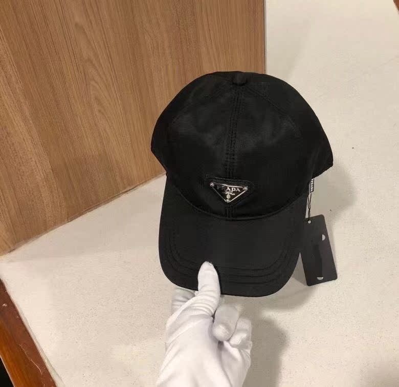 BlackP family Baseball cap Inverted triangle letter Iron standard Men's and women's money Fashion and leisure personality Internet celebrity Star Hot money Curved brim cap