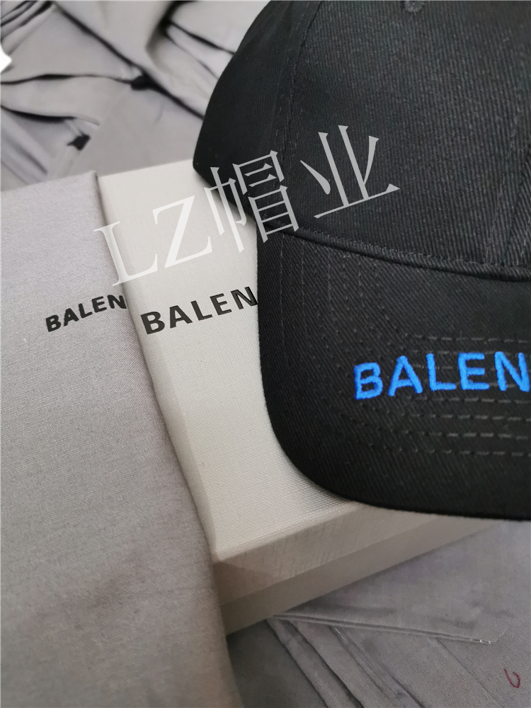 New Black And Blue Characters2021 new pattern Europe Home B Hat New color Embroidery letter Versatile Baseball cap peaked cap Star men and women Same