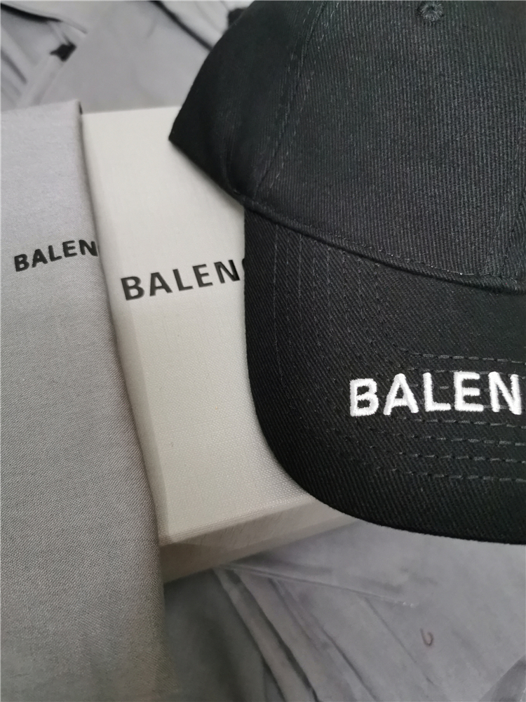 New Black2021 new pattern Europe Home B Hat New color Embroidery letter Versatile Baseball cap peaked cap Star men and women Same