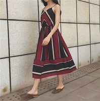 Hồng Kông-phong cách retro chic màu sắc tương phản mô hình hình học V-Cổ voan treo váy kỳ nghỉ phong cách tính khí dài ăn mặc đầm sơ mi that eo