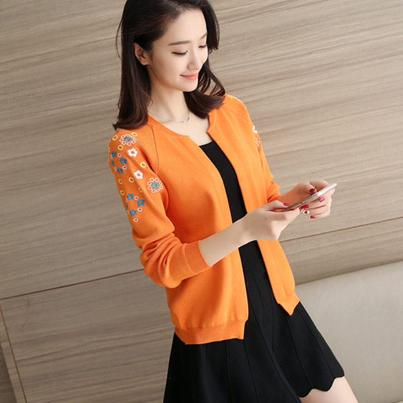 Mùa xuân và mùa thu 2017 phụ nữ mới của áo len màu rắn mỏng thêu áo len cardigan của phụ nữ coat nhỏ khăn choàng áo triều