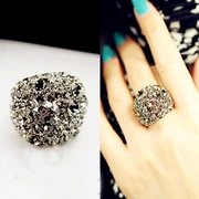 Thời trang Hàn Quốc cá tính phóng đại không khí cổng gió nhẫn kim cương pha lê nhẫn màu xám ngón trỏ nhẫn đơn giản nhẫn kim cương đầy đủ nữ