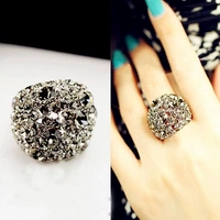 Thời trang Hàn Quốc cá tính phóng đại không khí cổng gió nhẫn kim cương pha lê nhẫn màu xám ngón trỏ nhẫn đơn giản nhẫn kim cương đầy đủ nữ nhẫn bạch kim