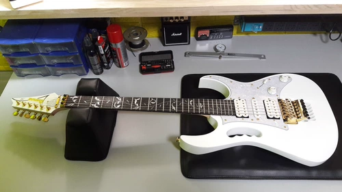 Ибанез JEM7V Комплексная корректировка