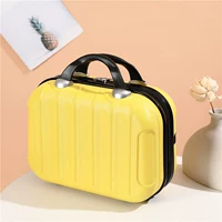 Светло-желтый