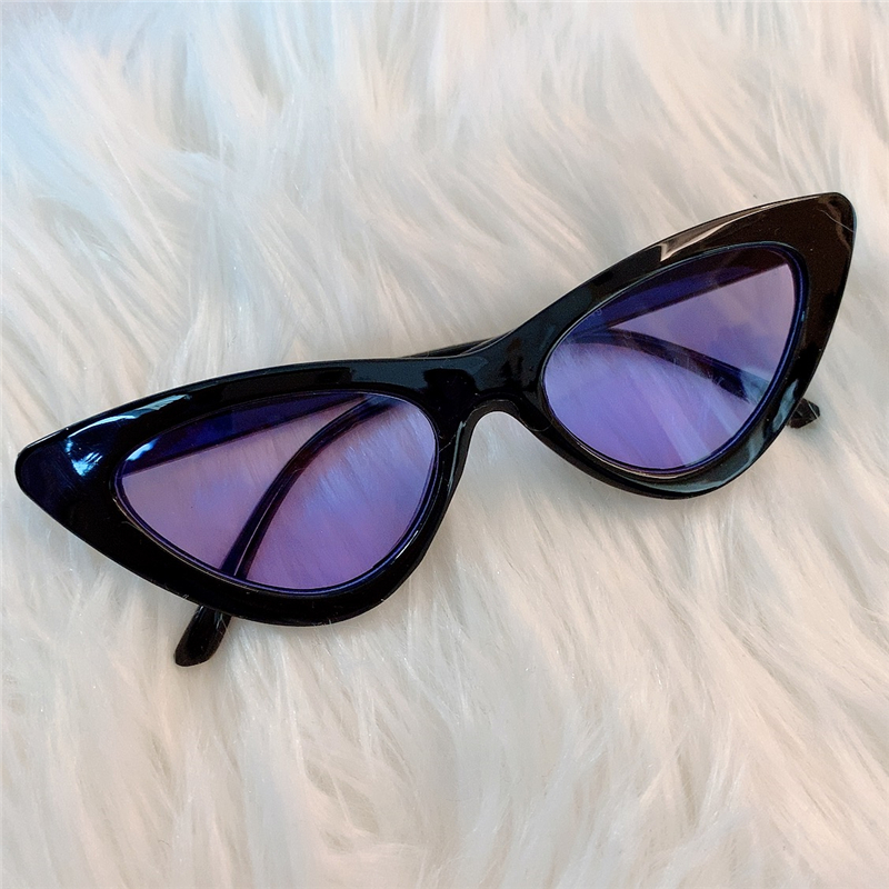 Triangle & Black Frame Purplevintage Sunglasses Port style Europe and America Retro photograph cat eye Sunglasses Purple series lovers pose female collocation