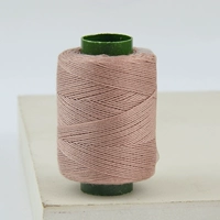 Красная верблюда пепела