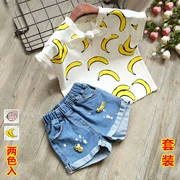 Bộ đồ trẻ em mùa hè 2018 phiên bản mới của Hàn Quốc áo thun chuối tay trái dâu tây + quần short denim hai mảnh
