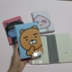 Hàn Quốc kakaofriends phim hoạt hình dễ thương siêu dễ thương ryan hộ chiếu pint đào bảo vệ tài liệu gói thẻ tại chỗ bao đựng giấy tờ Túi thông tin xác thực