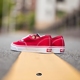 Vans aut đỏ cổ điển Authentic giúp đôi giày vải nam và giày nữ VN000EE3RED - Plimsolls giày the thao nữ Plimsolls