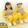 Quần áo mẫu giáo 2018 trang phục mùa xuân và mùa thu phù hợp với thể thao màu vàng và trẻ em giải trí Phiên bản đồng phục mẫu giáo Hàn Quốc tùy chỉnh shop thời trang trẻ em