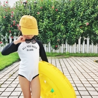 Chick home 2019 hè trẻ em áo tắm một mảnh cho bé gái đi biển kỳ nghỉ Đồ bơi nước ngoài dài tay nhỏ bé thủy triều - Áo liền quần shop quan ao tre em dep