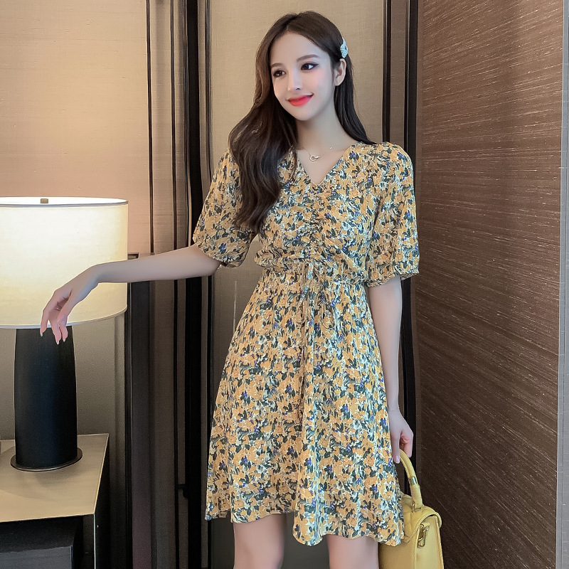 ใหม่ ชุดเดรสคอวีแขนสั้นลายดอกไม้สวยน่ารักสำหรับสุภาพสตรี มาพร้อมกับเชือกผูกเอว 新款创意时尚新颖靓丽个性抽绳短袖气质收腰连衣裙 ใหม่ ชุดเดรสคอวีแขนสั้นลายดอกไม้สวยน่ารักสำหรับสุภาพสตรี มาพร้อมกับเชือกผูกเอว