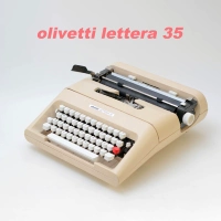Менеджер магазина рекомендует Olivetti letga35 старого игрока в стиле ретро -машины, коллекция подарков на день рождения антикважи