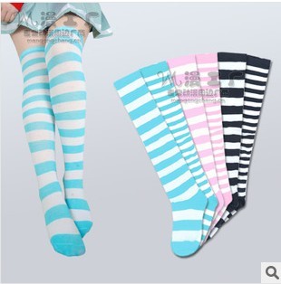 taobao agent Special offer cosplay anime color strip socks loli blue and white powder white stripe socks high -knee